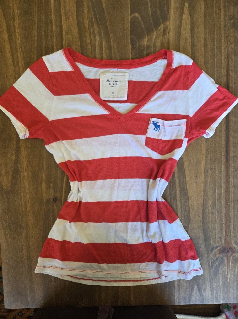 Abercrombie & Fitch Red and White V-Neck Striped Pocket Tee Y2k Vintage